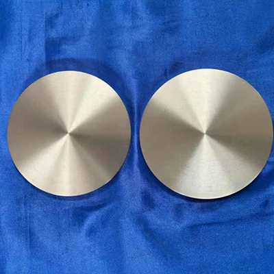 Obiettivi di sputtering per semiconduttori e loro usi